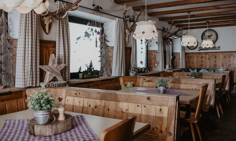 Frühstücksraum und Tagungsraum der Stie-Alm